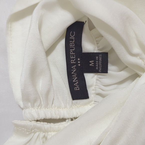 Banana Republic Front Slit Sleeveless Blouse, Color Cream Size M - Picture 8 of 13